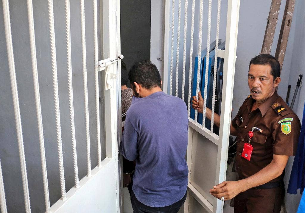Prosecutors Seek Caning For Gay Couple In Indonesias Aceh Fox News