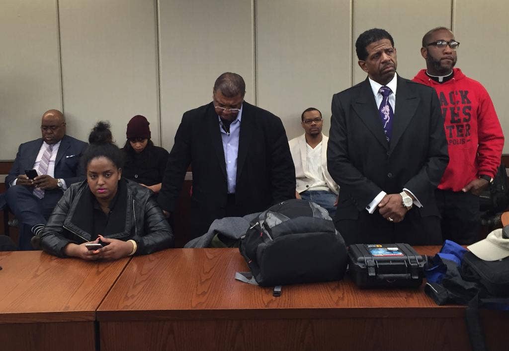 No charges for 2 Minneapolis officers in fatal shooting | Fox News