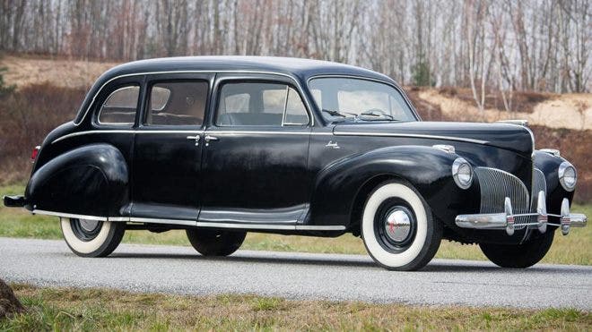A pair of classic Lincolns from 'The Godfather' head to auction