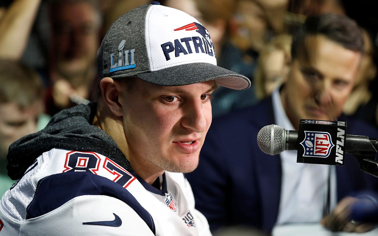 Gronk says he's healthy and fire burns to play with Brady