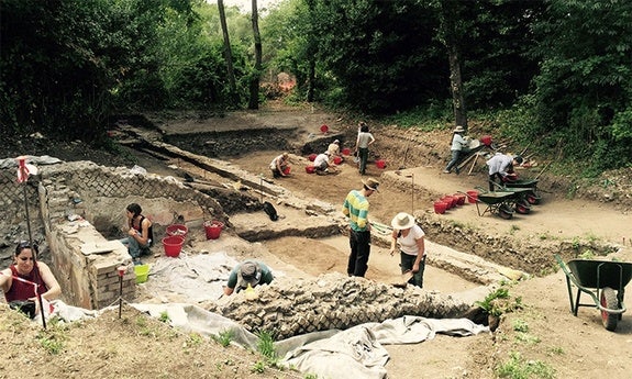 Emperor Hadrian's villa yields posh, arty apartment