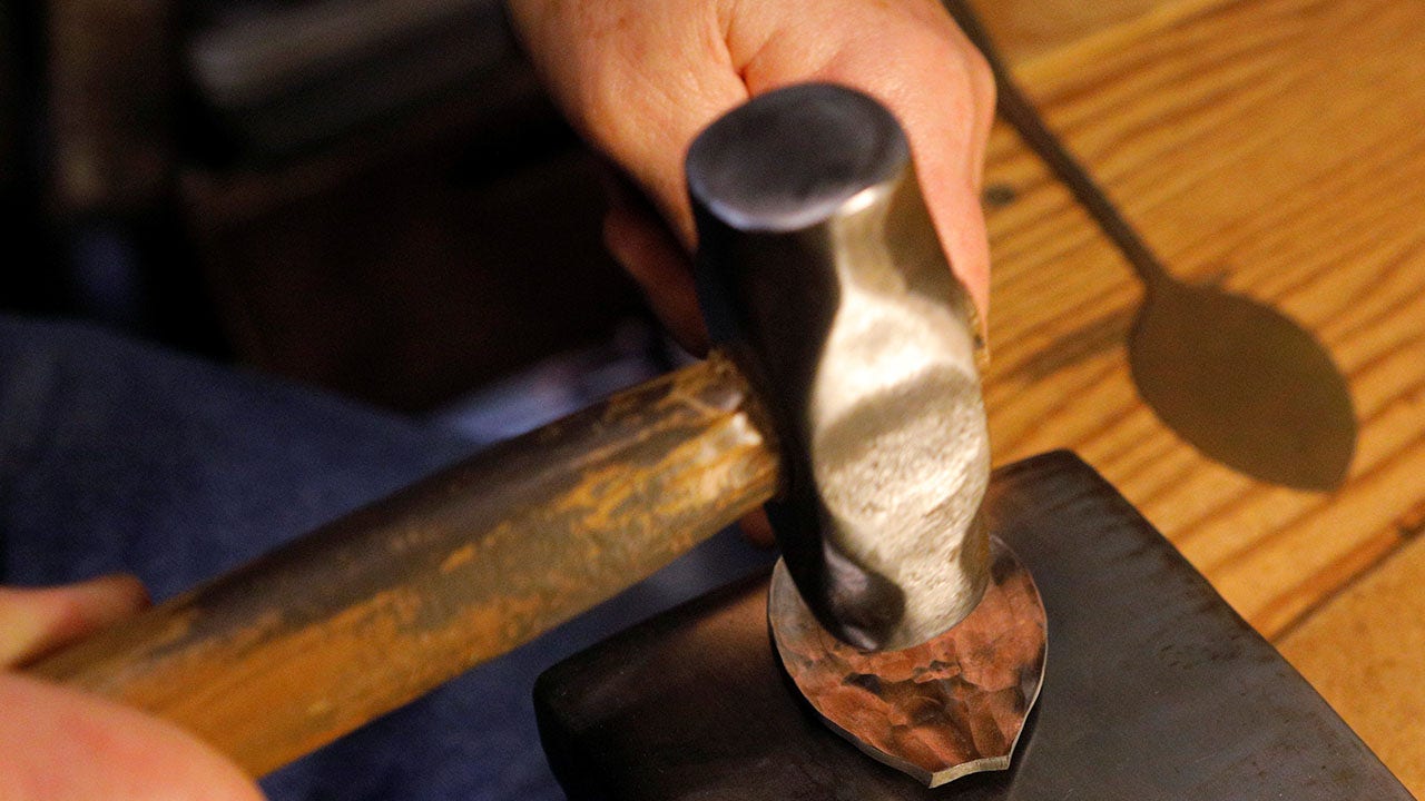 Wife of hammermurder defendant showed signs of abuse before death