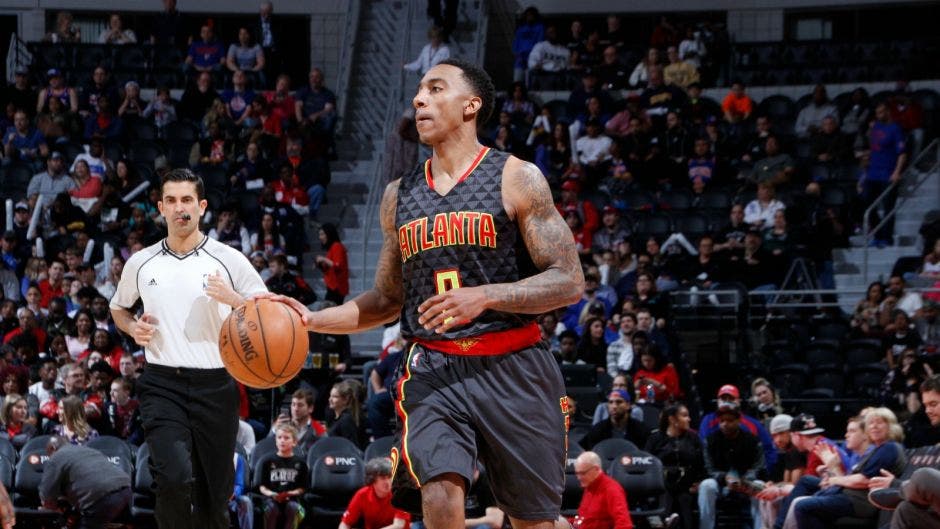 Atlanta Hawks team bus leaves Jeff Teague at Pistons' arena