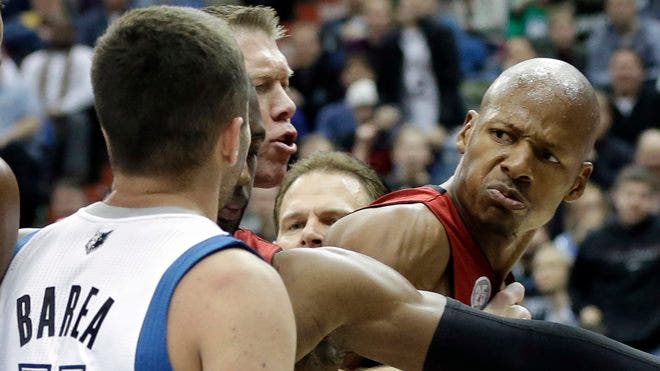 Wade, James memimpin Heat ke rekor kemenangan beruntun ke-15