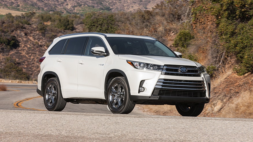 2017 Toyota Highlander hybrid test drive: a big SUV that delivers big MPGs