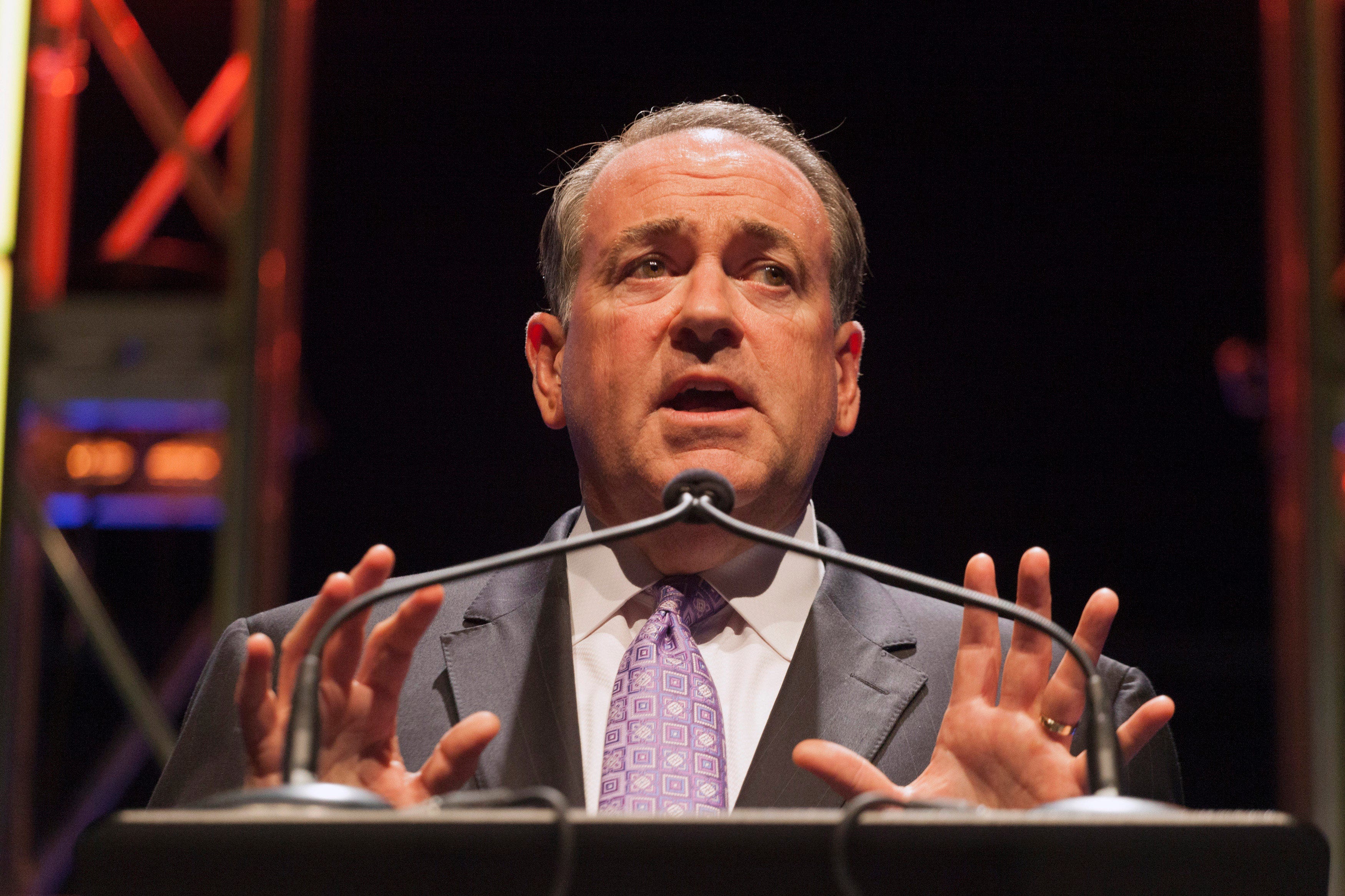 Fox News weighing decision on keeping Mike Huckabee Fox News(02)