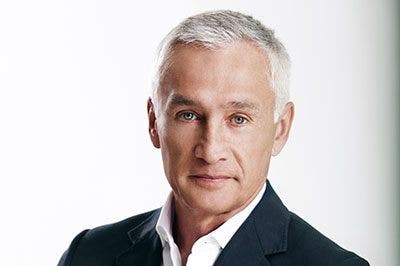 Maskless Jorge Ramos spotlights maskless Ukrainian refugees fleeing for their lives