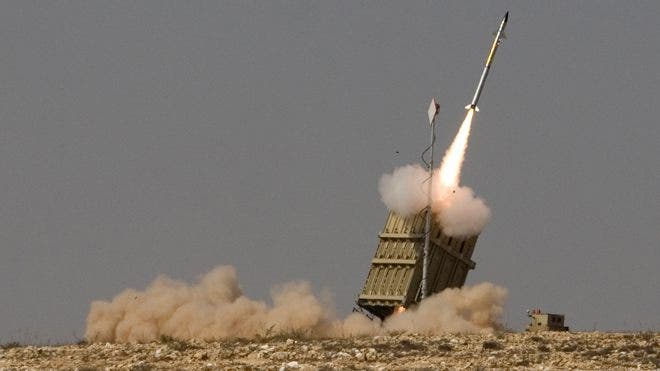 Sistem Iron Dome Israel menembakkan roket di dekat perbatasan Mesir