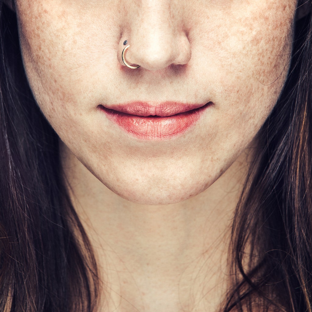 Two nose piercings | Two nose piercings, Double nose piercing, Nose  piercing hoop