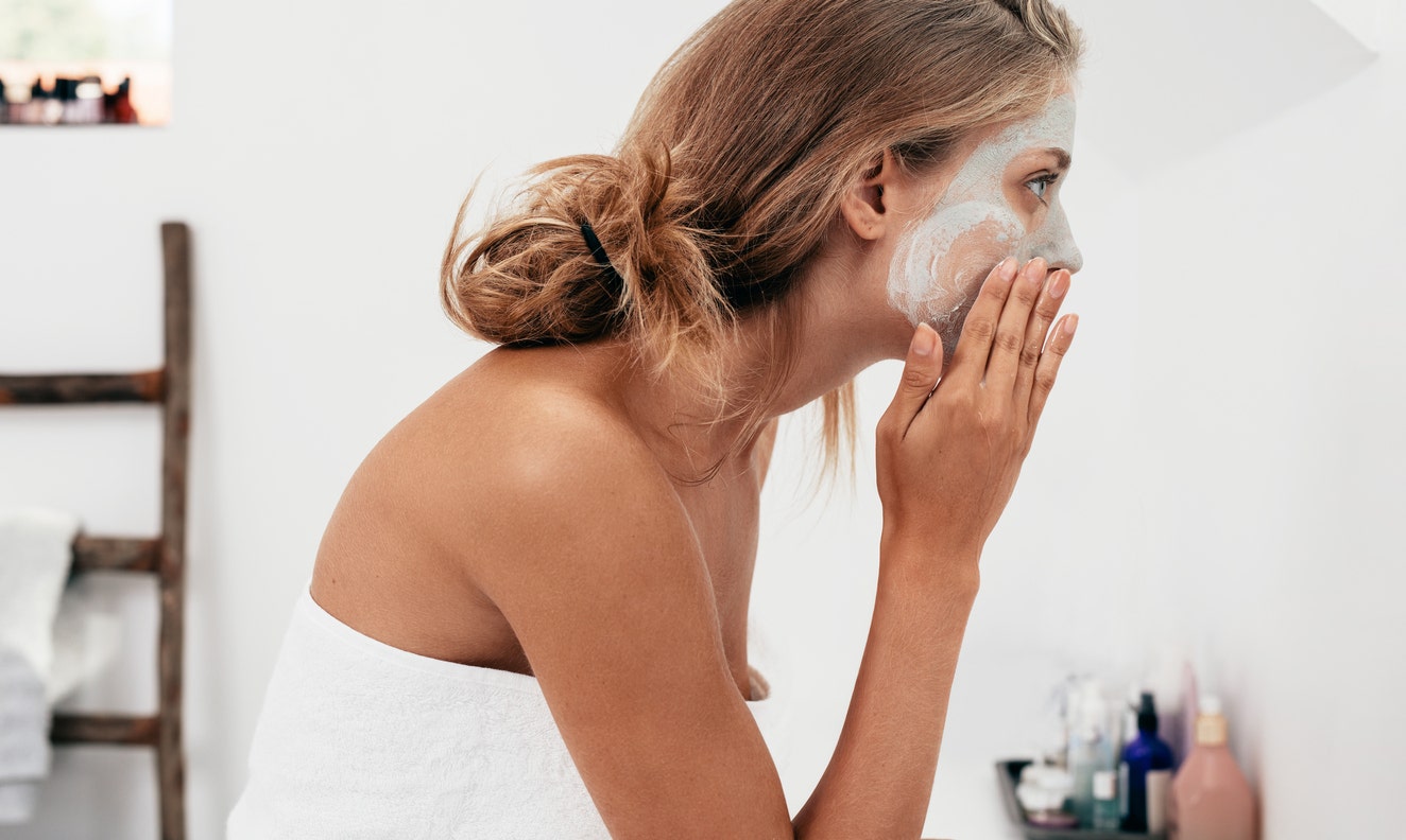 Expert tips to revive dry skin during the winter and glow all season long