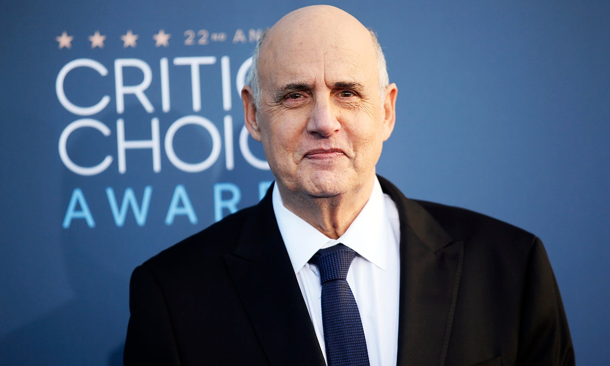'Transparent' Season 5 isn't losing Jeffrey Tambor just yet
