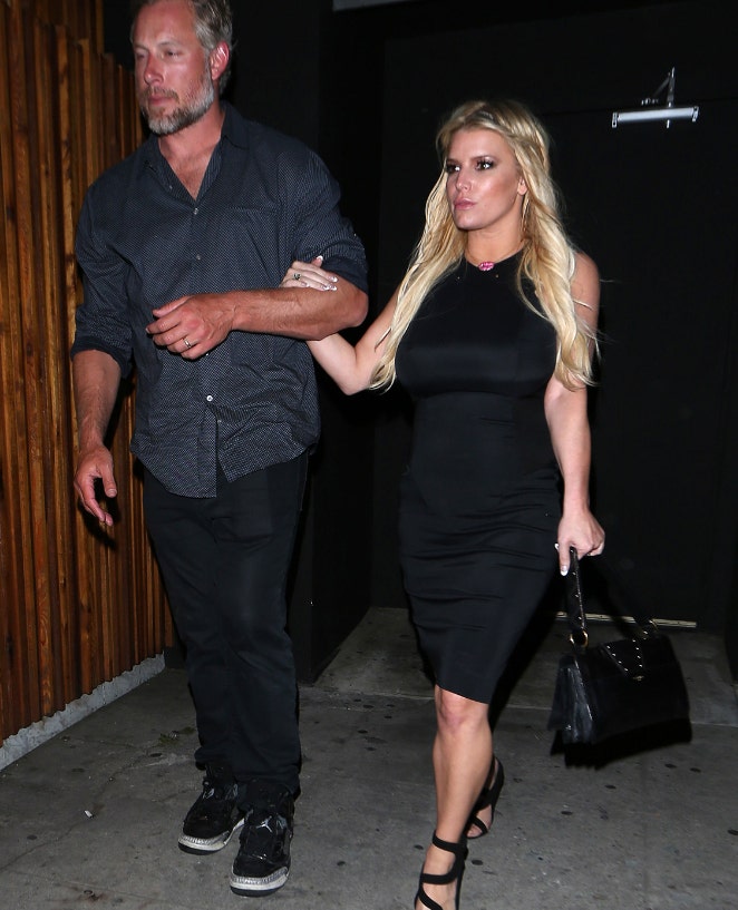 Jessica Simpson wears little black dress on date night | Fox News