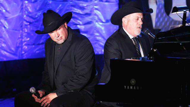 Billy Joel Inducts Garth Brooks Into Songwriters Hall Of Fame Fox News