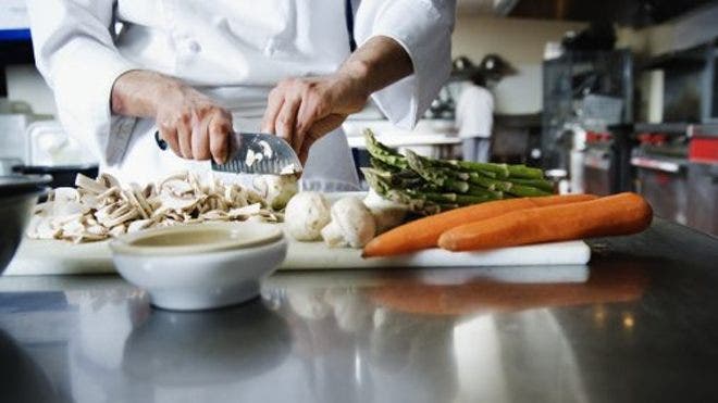 Untuk mendapatkan lebih banyak koki wanita di puncak rantai makanan