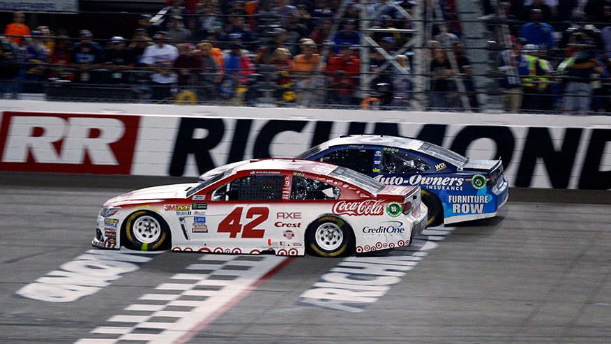 Kyle Larson steals late Richmond NASCAR race win | Fox News