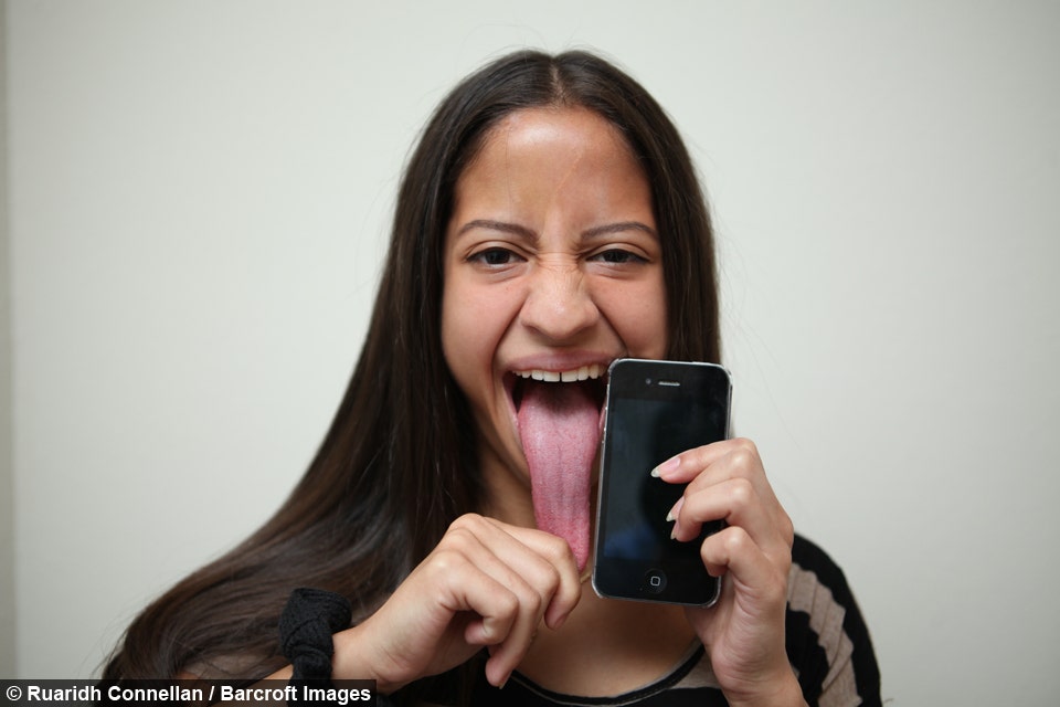 Florida Woman Claims She Has Longest Tongue In The World Fox News 1476