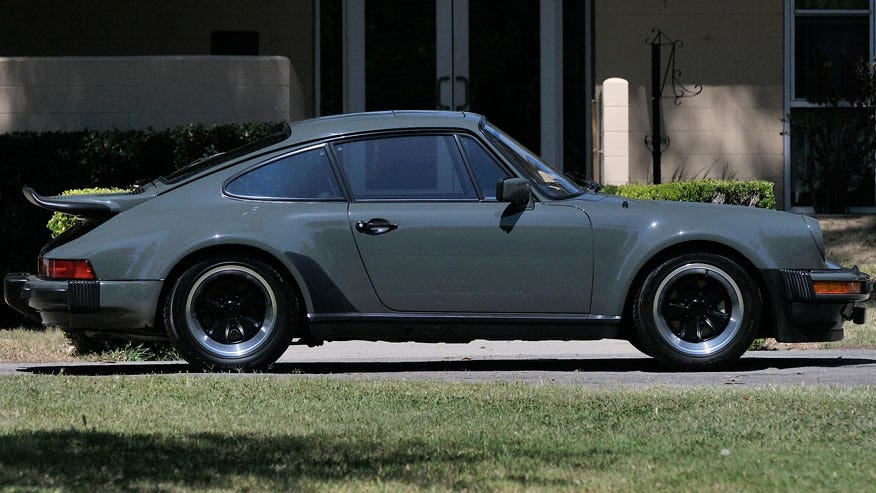 macaron mcqueen-porsche-876-19.jpg