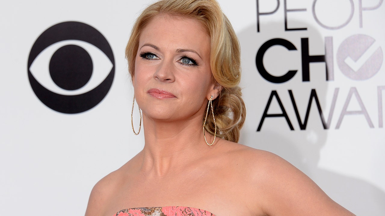 Melissa Joan Hart shares emotional social media message about health ...