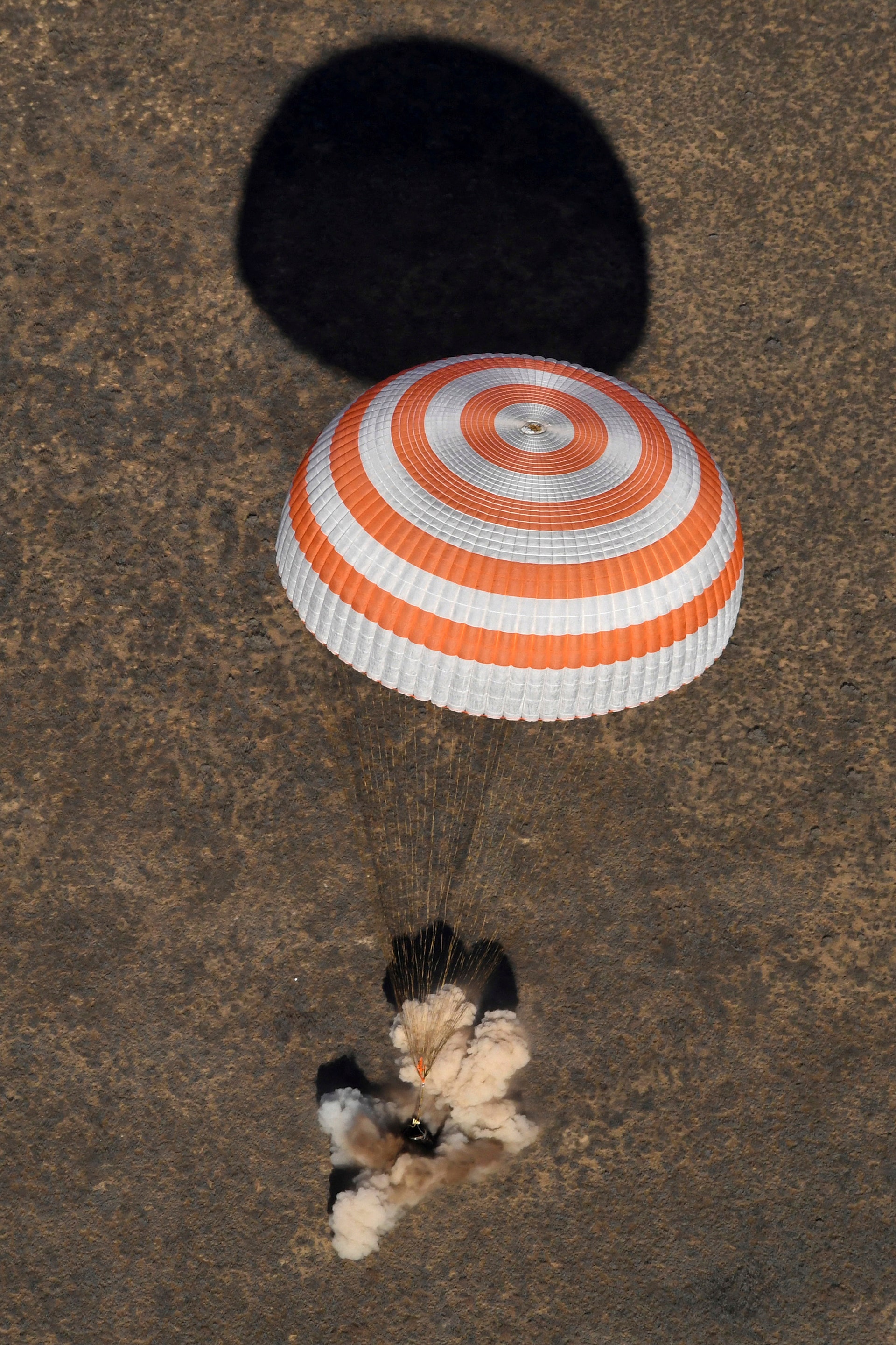 NASA astronaut and 2 Russian cosmonauts return to Earth | Fox News