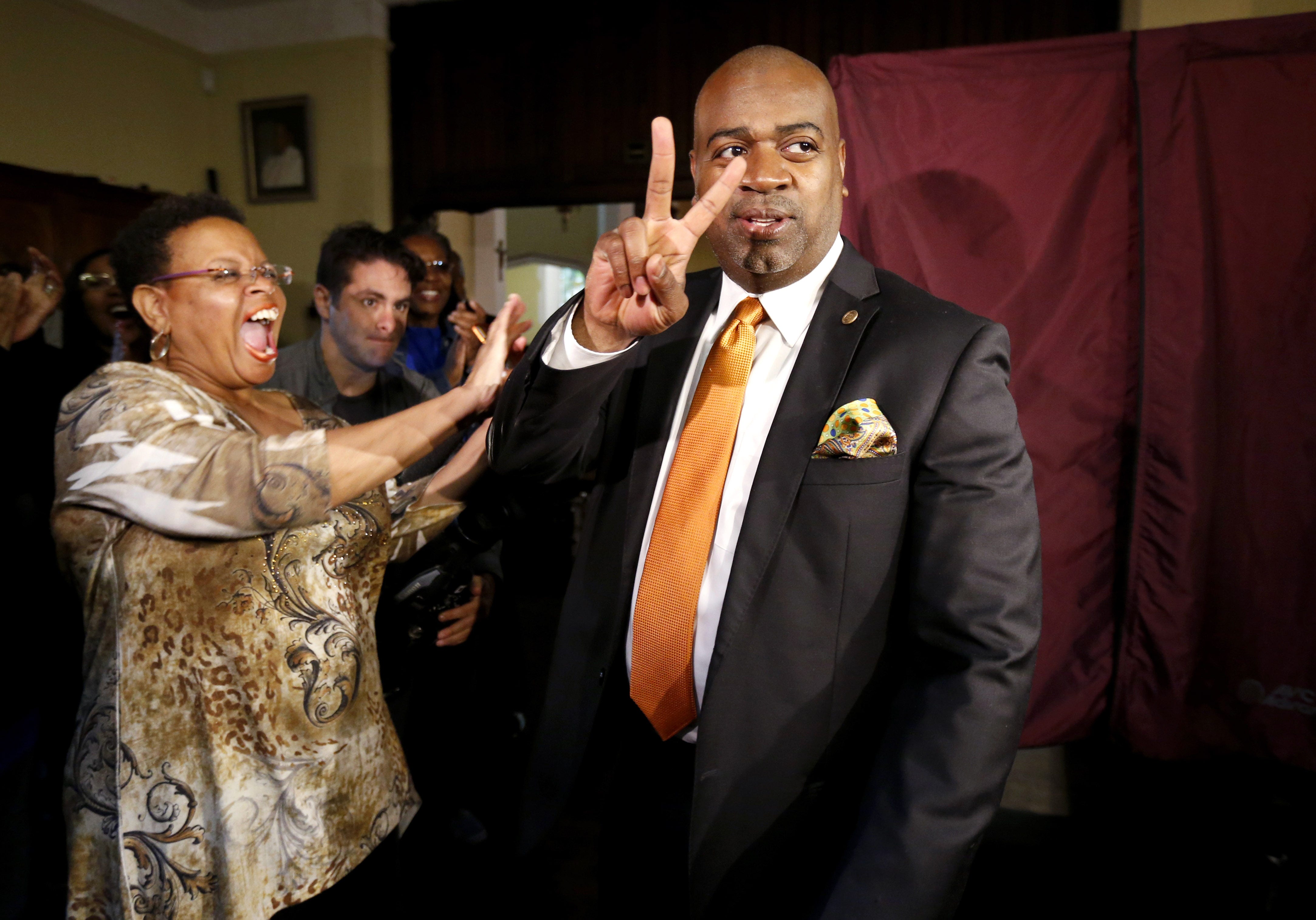 Democrat Ras Baraka wins Newark mayor's race to replace Booker | Fox News