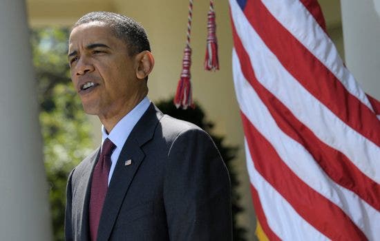 Obama memberi hormat kepada pensiunan Hakim Agung Stevens