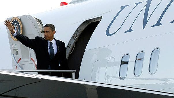 Pria Bersenjata Ditangkap di Bandara Saat Obama Berangkat