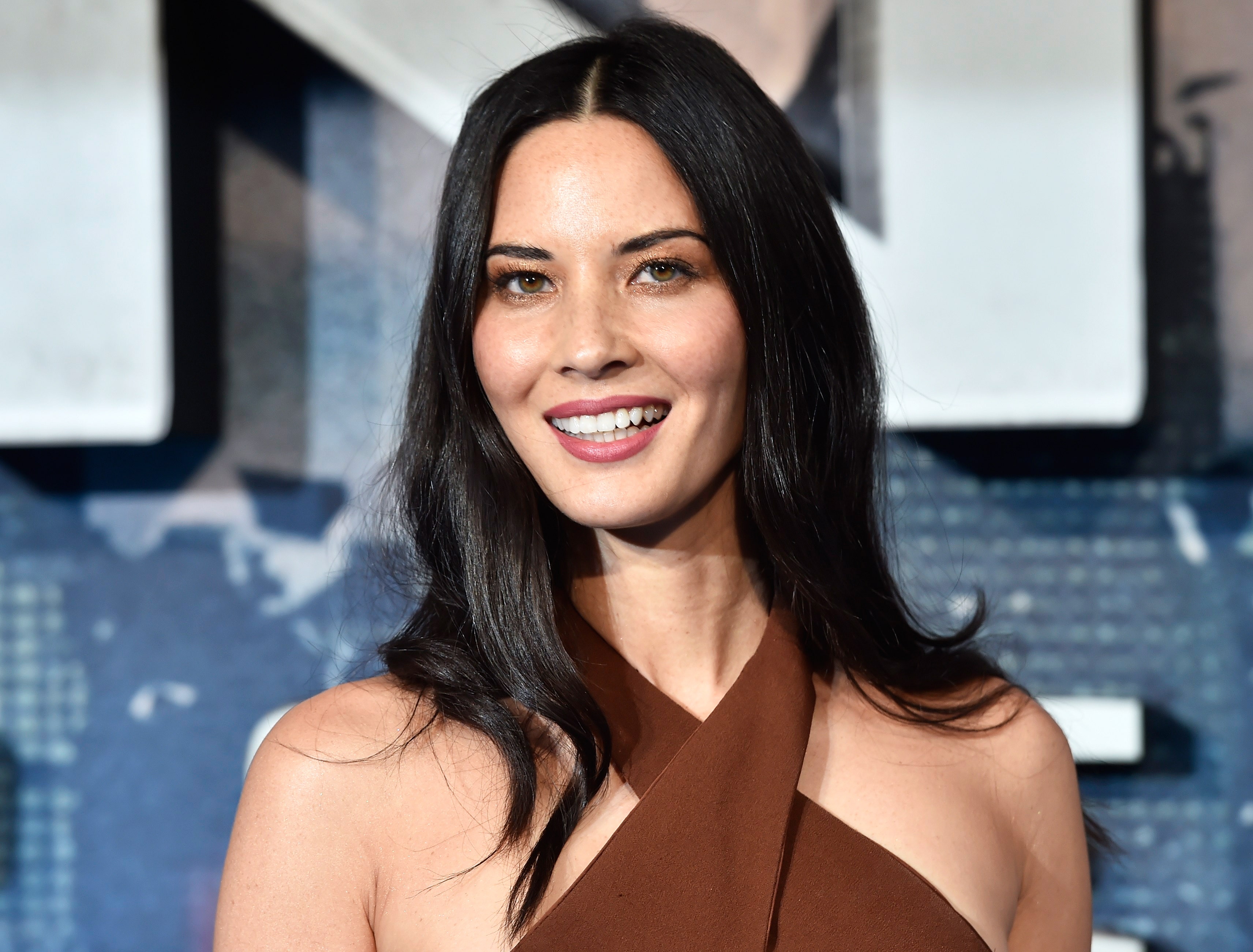 Мунн. Olivia munn UFC.