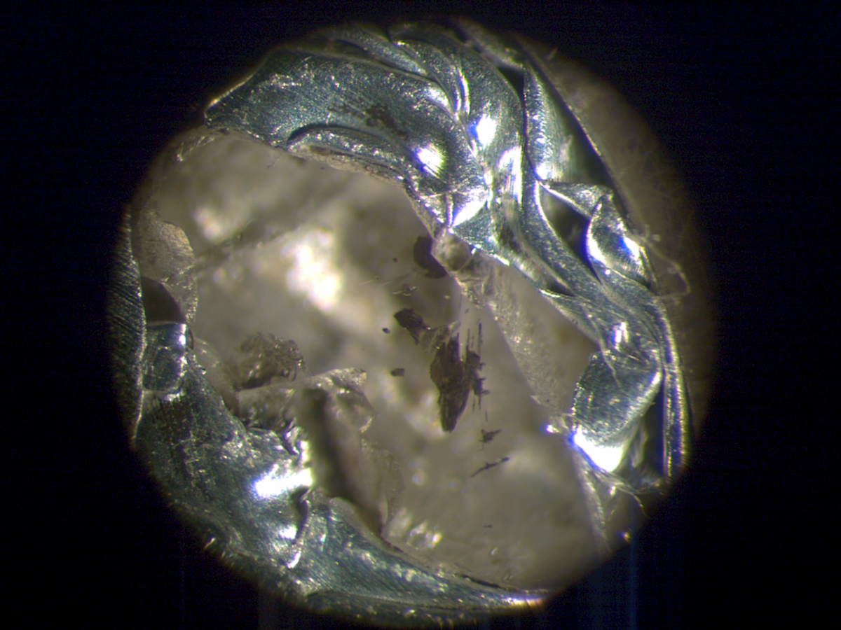 This tiny diamond contains a mineral that's never been seen before