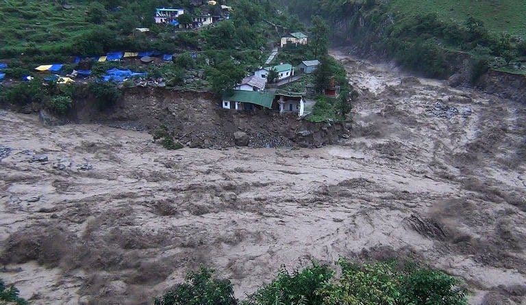 Setidaknya 60 orang dikhawatirkan tewas saat musim hujan melanda India utara