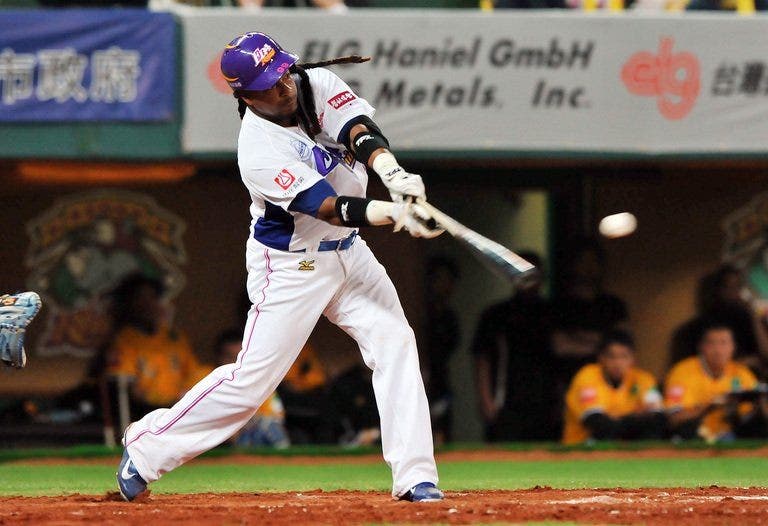 Manny Ramirez meninggalkan EDA Rhinos Taiwan