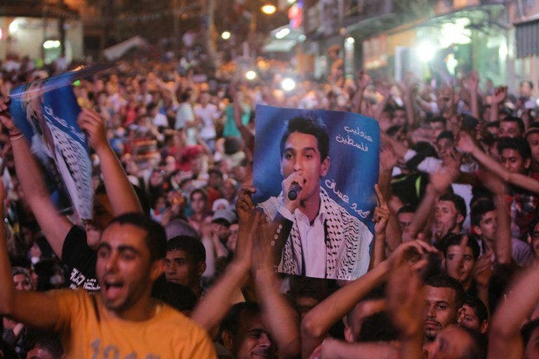 Kegembiraan warga Palestina saat penyanyi asal Gaza memenangkan Arab Idol