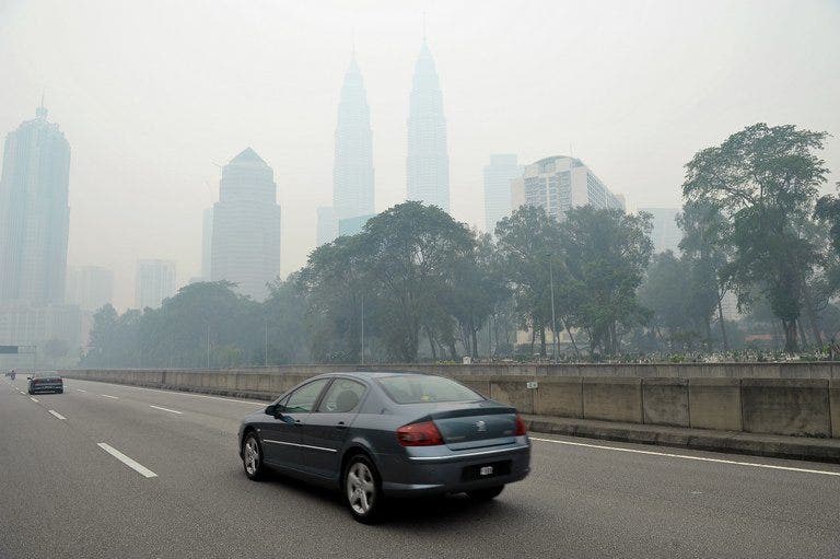 Singapura cerah, Malaysia suram karena kabut asap Indonesia