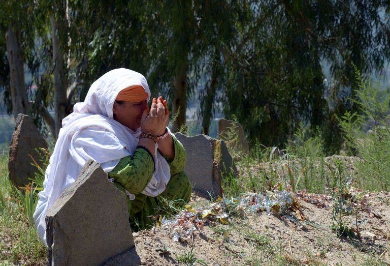 Perempuan menentang laki-laki dalam jirga perempuan pertama di Pakistan