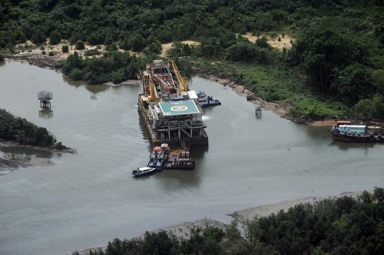 Shell shuts major Nigeria pipeline due to leak | Fox News