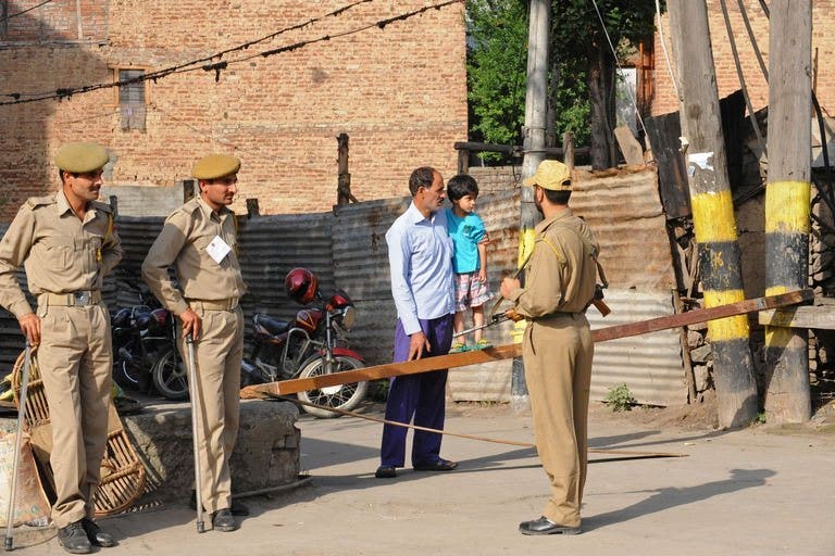 Prisoner killed, 4 police hurt in Indian Kashmir attack | Fox News