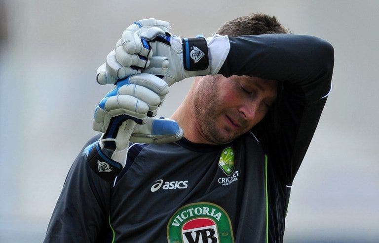 Tawaran Australia untuk kesetaraan Ashes terguncang oleh perselisihan Arthur