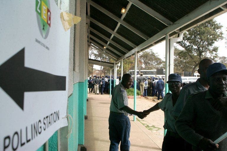 Diaspora Zimbabwe meragukan pemilu