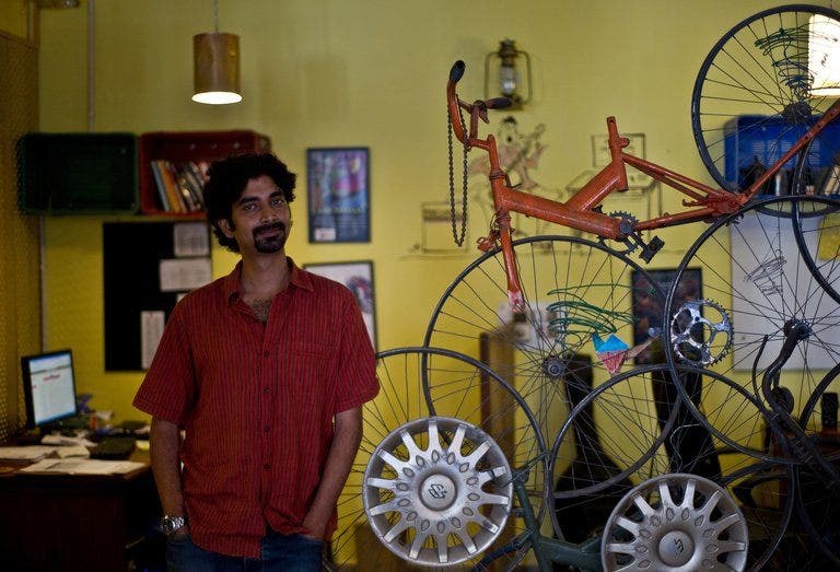 Pengecer kecil India terkunci dalam pertempuran merek dengan celah