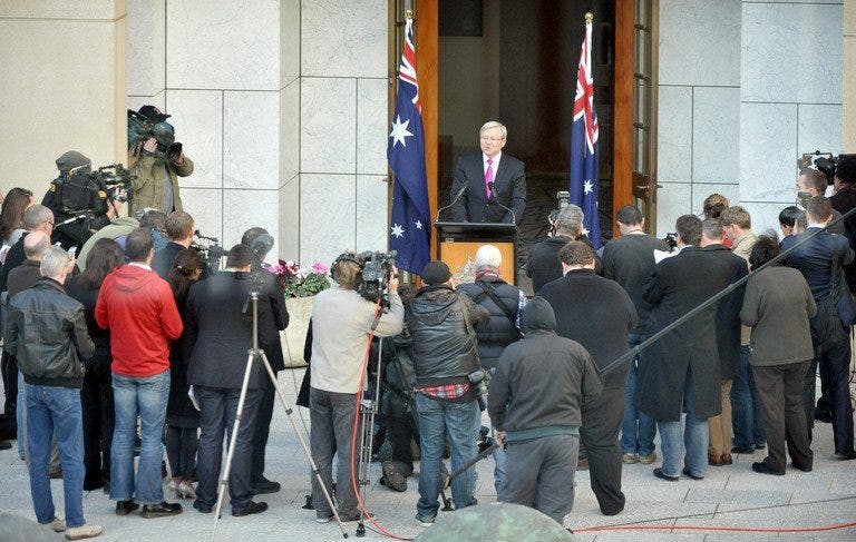 Perdana Menteri Australia menghadapi pertempuran saat kampanye pemilihan dimulai
