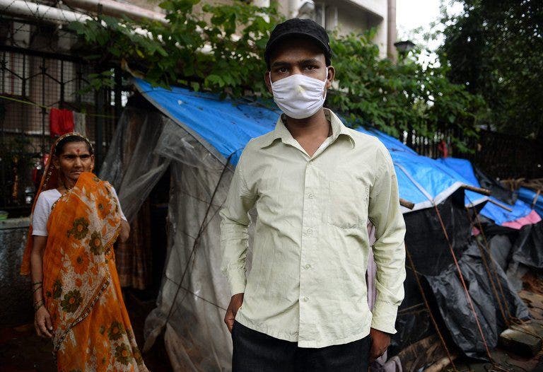 Pasien kanker India dipaksa berkemah di jalan