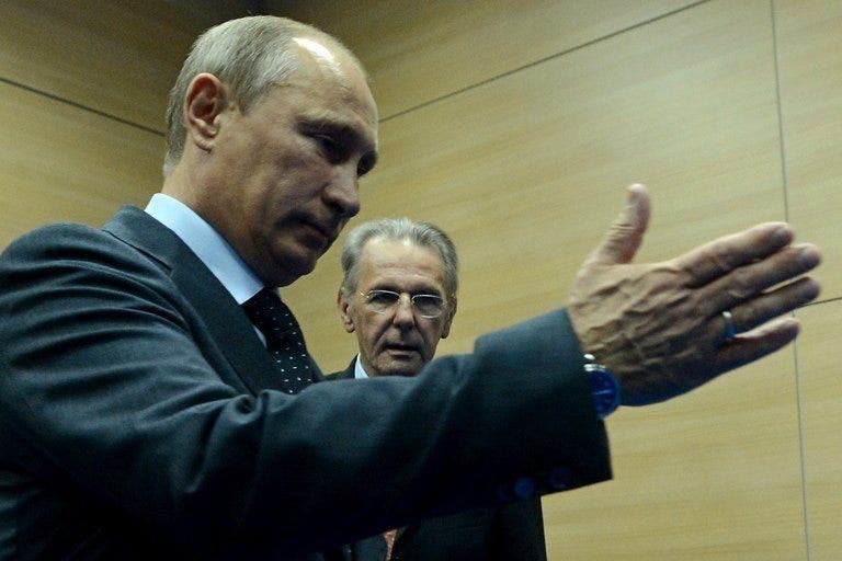 Putin melarang protes di Sochi, membatasi akses