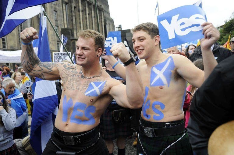 Thousands march in Edinburgh to back Scottish independence | Fox News