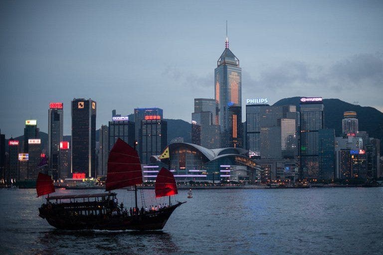 ‘Peringatan’ zona perdagangan Tiongkok untuk Hong Kong: analis