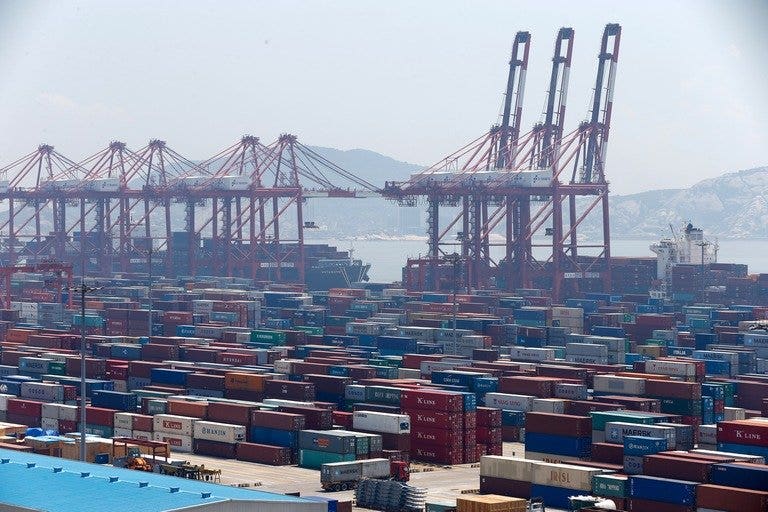 Taiwan port crash sends cargo containers tumbling, workers running for safety: video