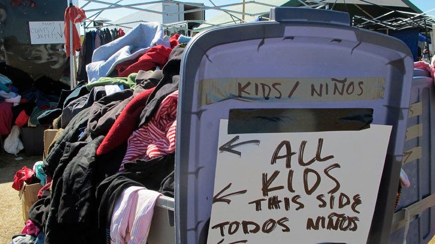 Lokasi protes yang menjadi kota tersendiri dengan sekolah dan makanan