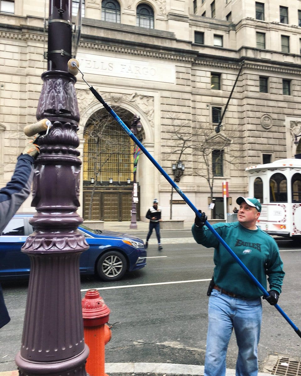 It's a Philly thing: Police will grease poles ahead of Eagles