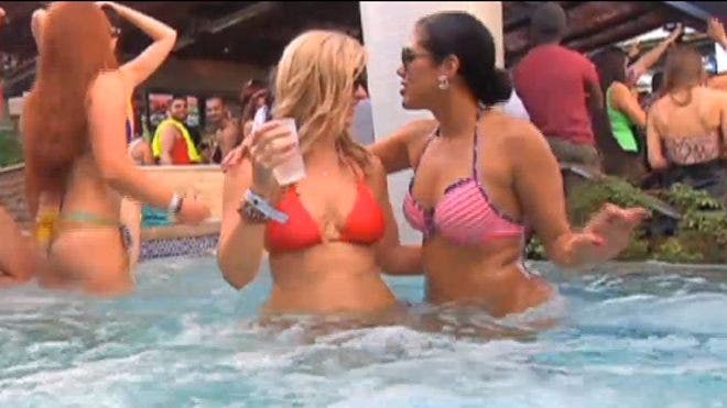 Wild Vegas Pool Parties Heat Up In The Winter Fox News   Pool Party Vegas 