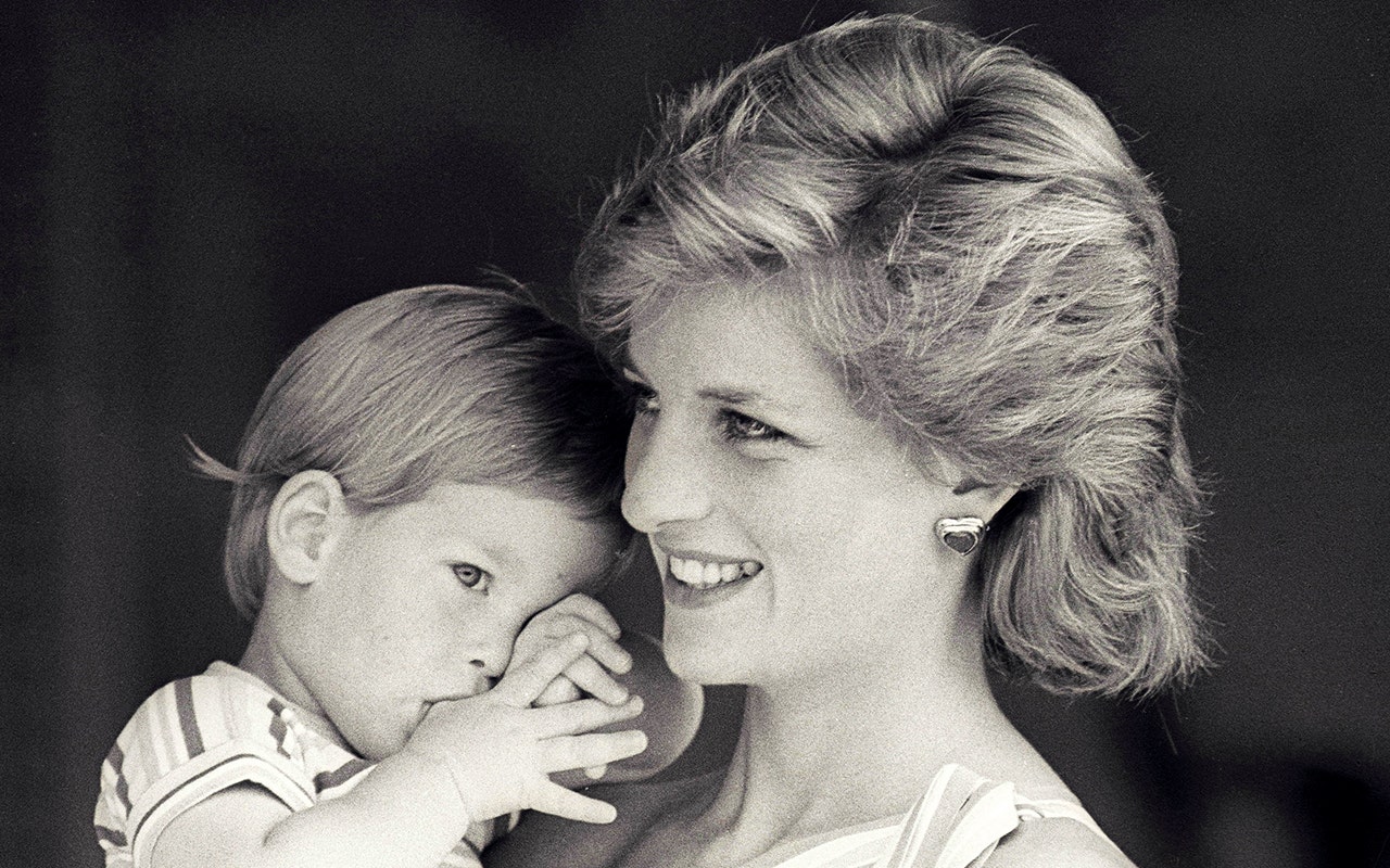 Prince Harry recalls the loss of Princess Diana in a preface for children: ‘It left a huge hole inside me’