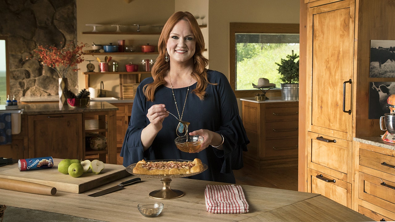 Ree Drummond - The Pioneer Woman on Instagram: Swipe forward to see this  glorious cookware at home in my kitchen. I love it, I use it daily, and I'm  so freaking excited