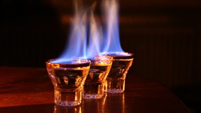 Bartender sets patron’s face on fire while making flaming shot